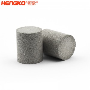 廠家生產(chǎn)多尺寸不銹鋼粉末燒結(jié)濾筒，堅(jiān)固耐用壽命長(zhǎng)用于流量控制和均布